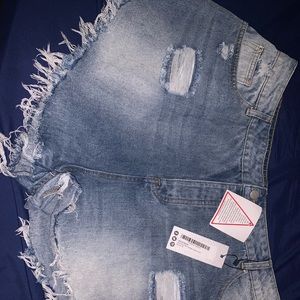Boohoo denim distressed frayed short shorts